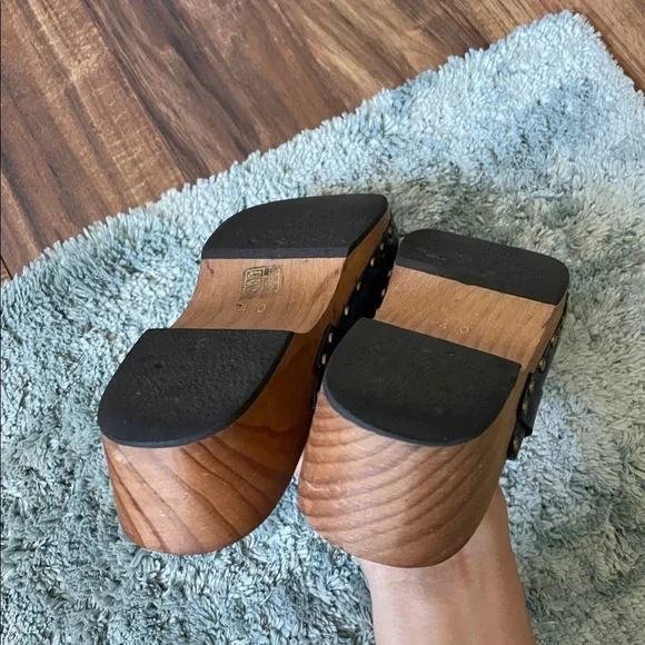 Lisa B Clogs - Picture 6 of 6